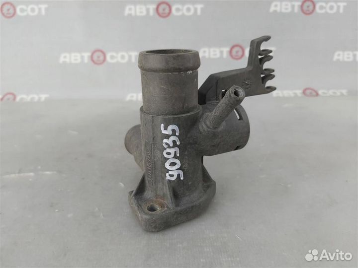 Фланец с уплотнительным кольцом VW Passat (B4) 19