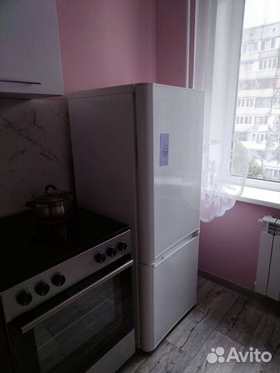 Холодильник бу. dexp