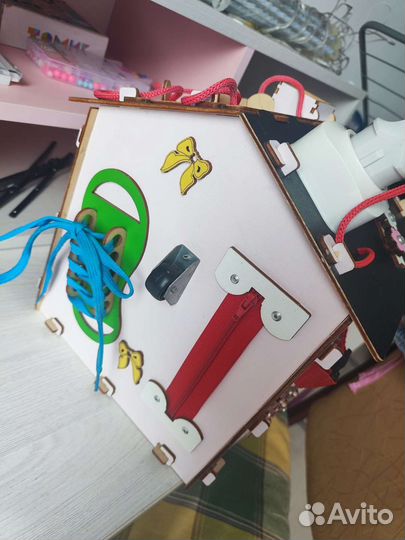 Бизиборд домик