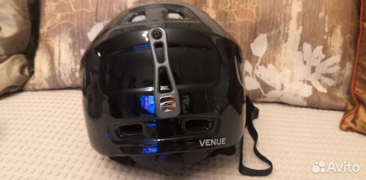 Горнолыжный шлем