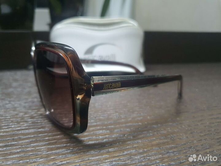 Очки: Cavalli, Iceberg