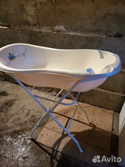 Детская ванночка с подставкой
