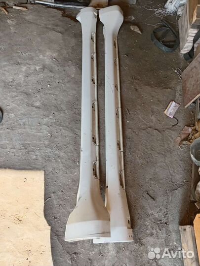 Накладки на пороги марк2