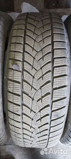 Goodyear UltraGrip Performance SUV Gen-1 225/65 R17 102H