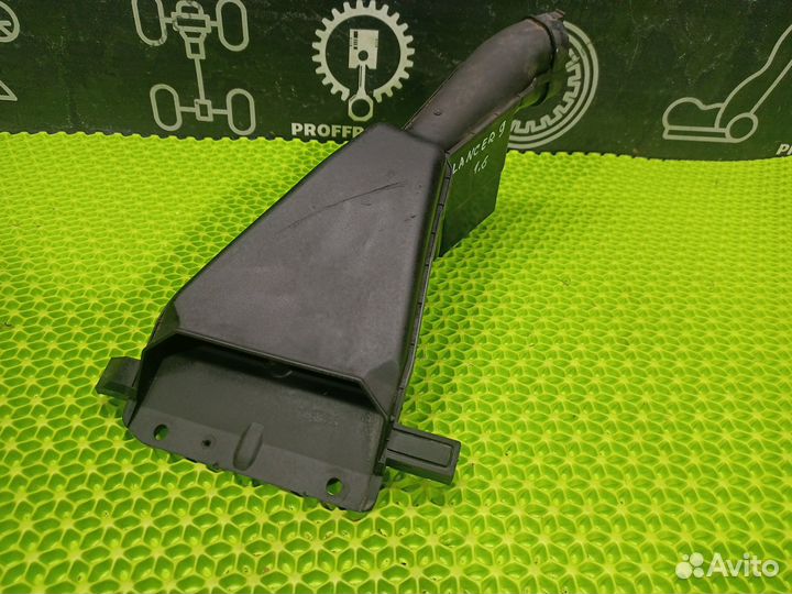 Воздухозаборник Mitsubishi Lancer 9 2005 MN135194