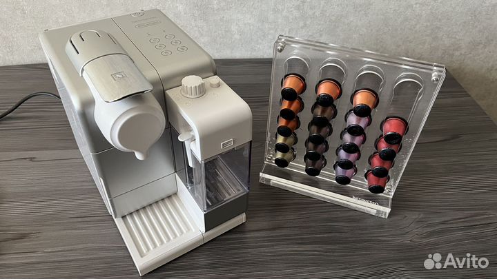 Капсульная машина Nespresso с капучинатором