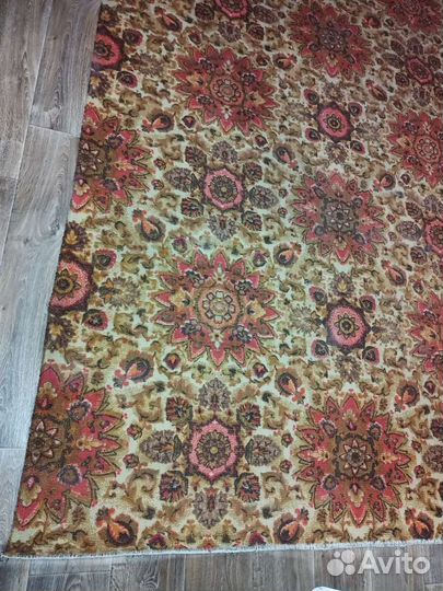 Палас шерстяной