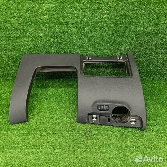 Накладка на торпедо (консоль) левая нижняя