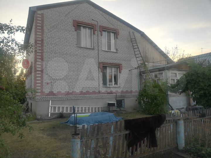 Коттедж 247 м² на участке 10 сот.