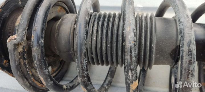 Стойка передняя на Hyundai accent