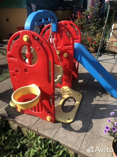 Детская горка и качели