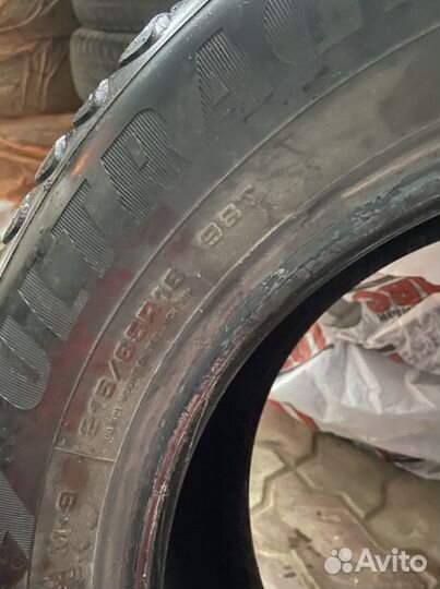 Goodyear UltraGrip Ice 215/65 R16