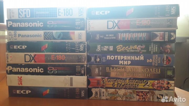 Видеокассеты с фильмами