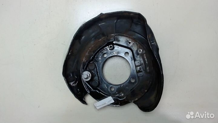 Кожух тормозного диска Toyota Venza, 2010