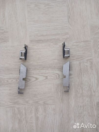 Крепления для наружного стекла духового шкафа бош