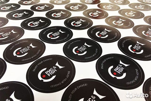 Печать наклеек с контурной резкой в Уфе