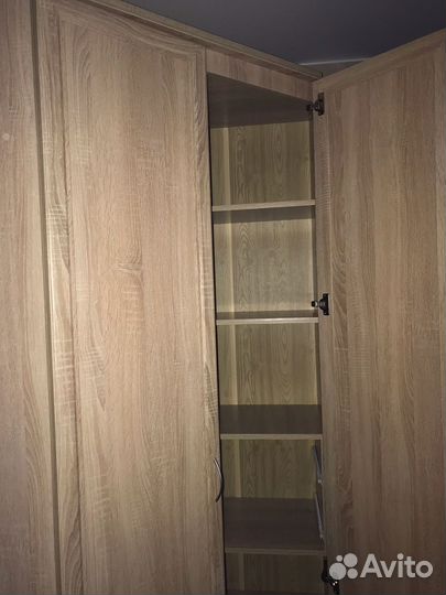 Угловой шкаф