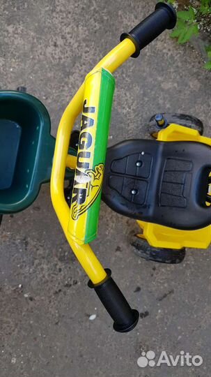 Трехколесный велосипед с ручкой