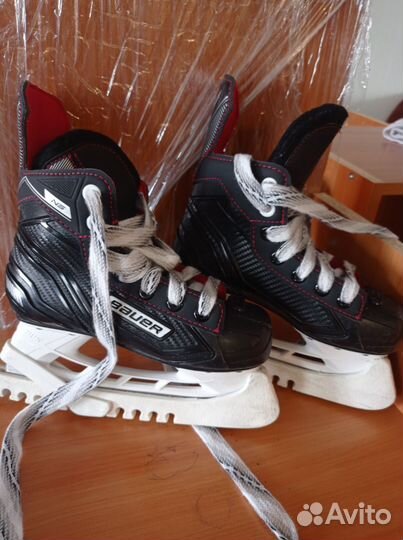 Хоккейные коньки bauer