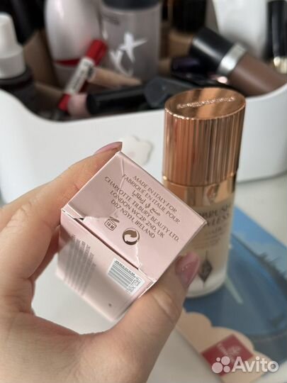 Тональный крем Charlotte Tilbury AirBrush
