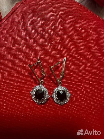 Золотые серьги