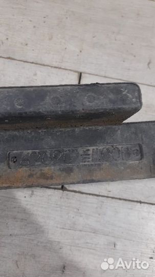 Абсорбер переднего бампера Nissan Tiida С 2004 По