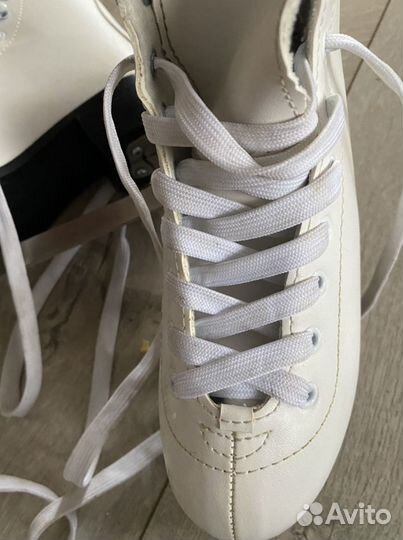 Коньки фигурные nikole