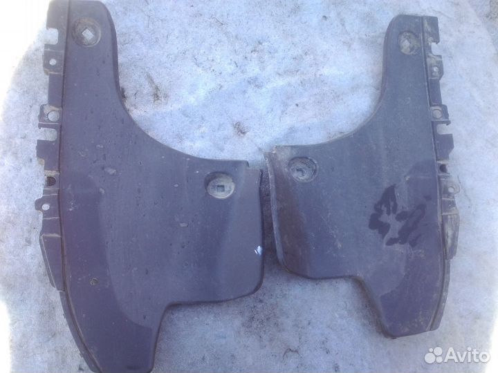 Подкрылок Локер Задний Правый Lexus NX200