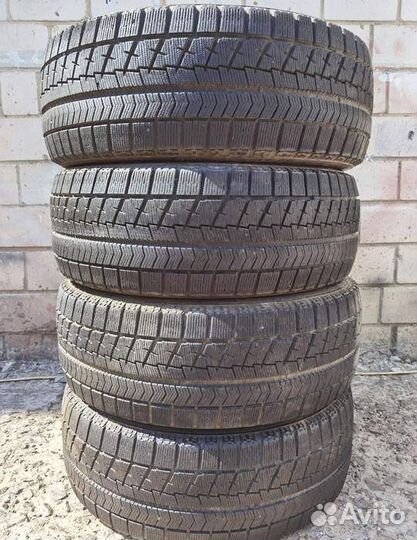 Bridgestone Blizzak VRX 215/55 R17 97V