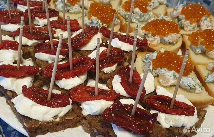 Крафтовый сыр, вяленые помидоры в масле