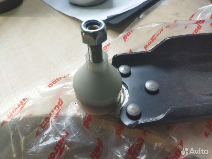 Рычаг подвески Renault Fluence Megane Scenic