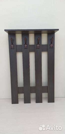 Вешалка для одежды настенная