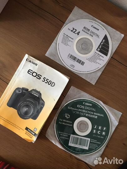 Зеркальный фотоаппарат Canon 550D