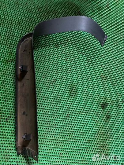 Обшивка багажника правая Opel Astra H Z18XER 2007