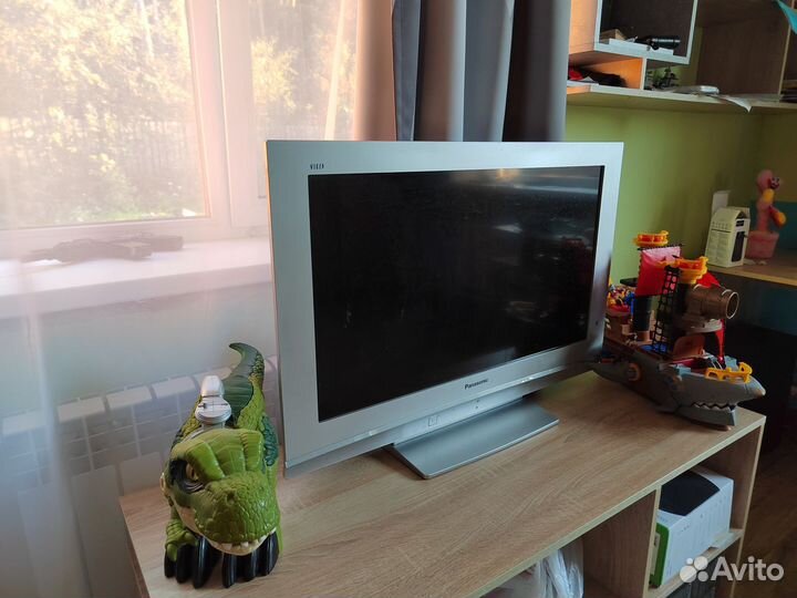 Xbox series s с рулём и телевизором