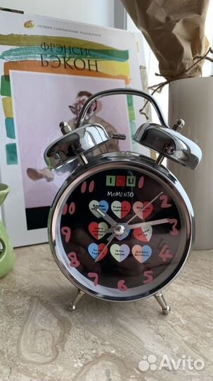 Momento часы будильник на батарейке