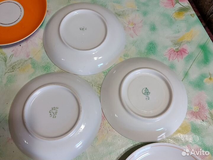 Чайные блюдца