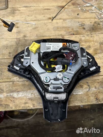 Подушка безопасности Tesla model s