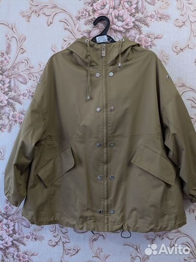 Ветровка женская