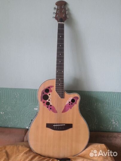Акустическая гитара
