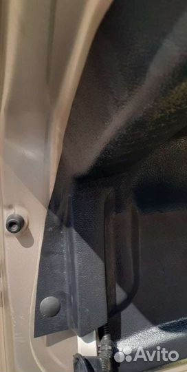 Обшивка крышки багажника Шевроле Кобальт