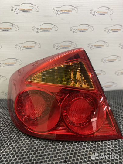 Левый фонарь Nissan Skyline V35