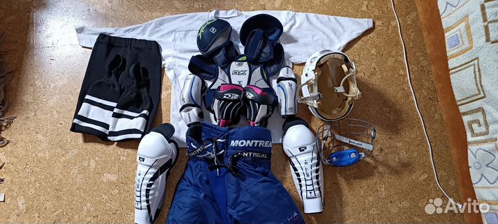 Комплект хоккейной формы + коньки детские