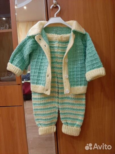 Костюмы вязаные, новые на девочку