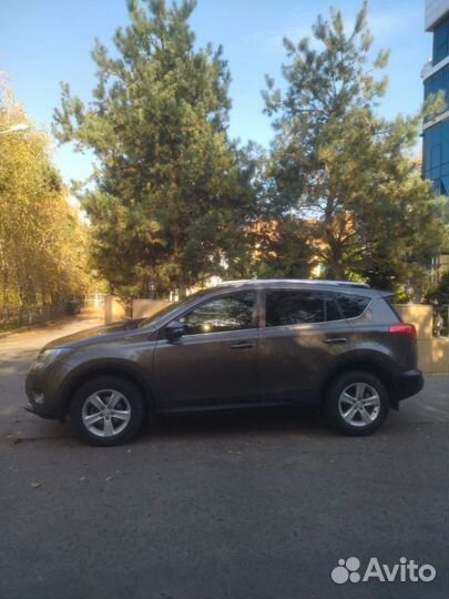 Toyota RAV4 2.2 AT, 2014, 225 000 км