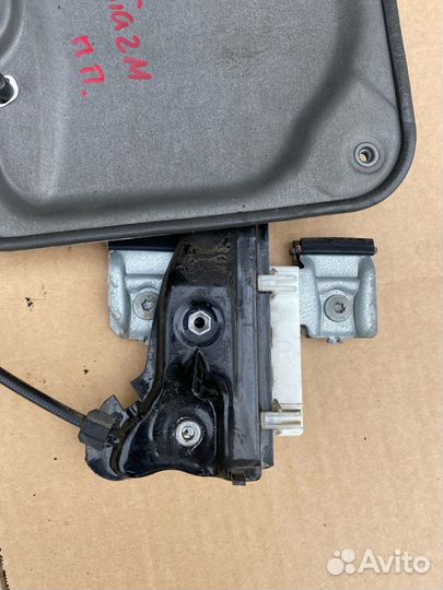 Стеклоподъемник передний Skoda Fabia 2