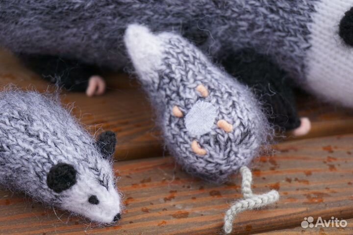 Опоссум с детками - реалистичная вязаная игрушка