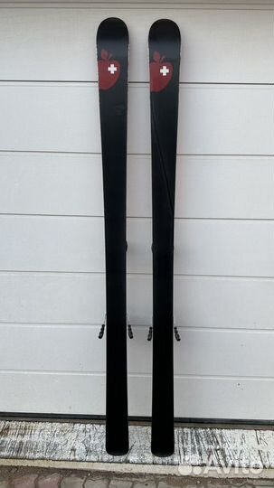 Горные лыжи Movement Thunder