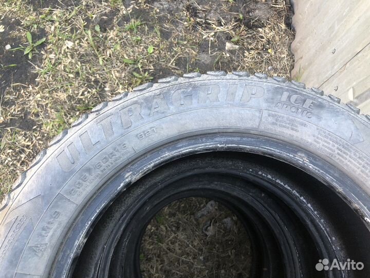 Goodyear Ultragrip Ice Arctic 205/60 R16 92T