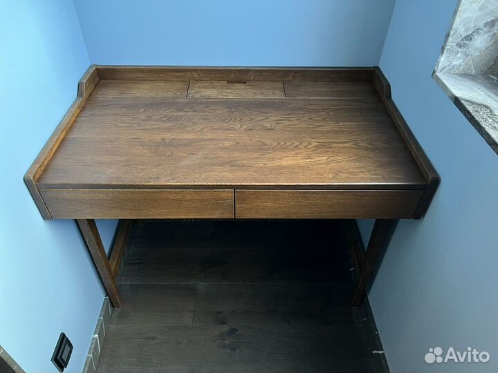 Компьютерный стол с ящиками из массива дуба